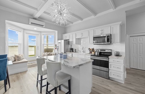 Charlottetown Condo | Beautiful Waterfront 2 Bdrm Condo Downtown Ch'town