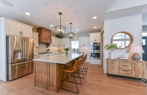 Brainerd House | Beautiful waterfront lake home on Round Lake - connected to Gull Lake Chain!