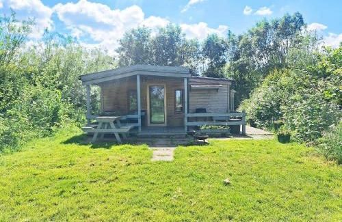 East Drayton Ski Chalet | Beautiful Wooden tiny house, Glamping cabin with hot tub 2
