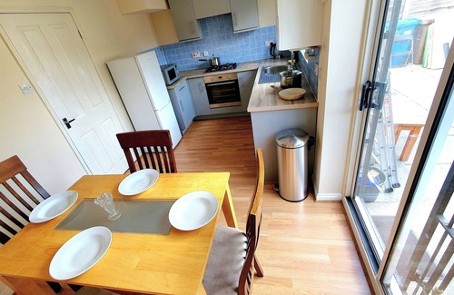 Little Hulton House | Beautifull 3 bedroom House Manchester