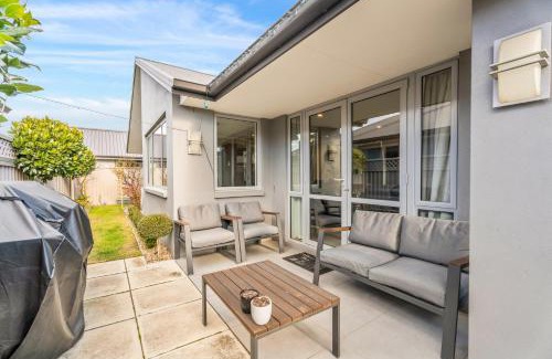 Alexandra House | Beauty on Bantry - Alexandra Holiday Home