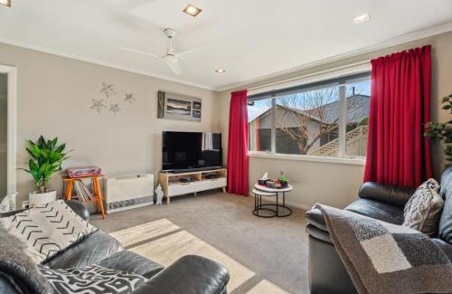 Alexandra House | Beauty on Bantry - Alexandra Holiday Home