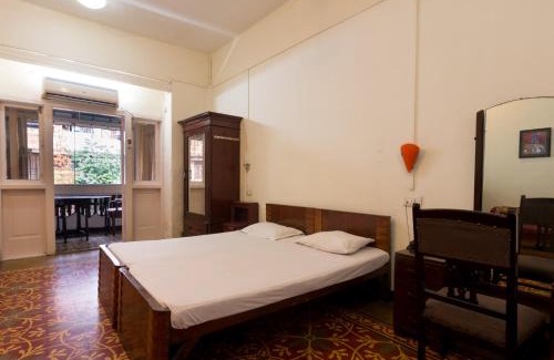 Wellington Pier Bed & Breakfast | Bed and Breakfast at Colaba