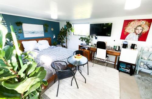 Tirohanga Bed & Breakfast | Bed And Breakfast at Tirohanga Beach