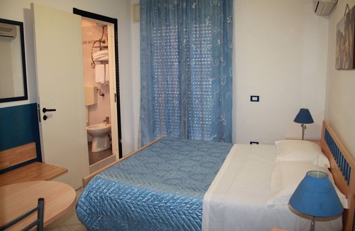 Pozzallo Bed & Breakfast | Bed and Breakfast Brezza Marina e Ristorante Shoreline