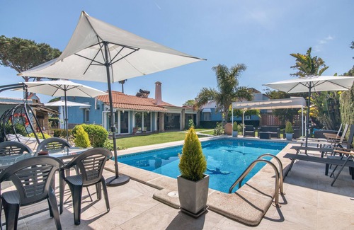 Aljaraque Apartment | Bed and Breakfast 'Crema' with Mountain View, Wi-Fi and Air Conditioning