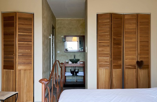 Gabillou Bed & Breakfast | Bed and Breakfast 'Mélanosporum' with Private Terrace, Shared Garden and Wi-Fi