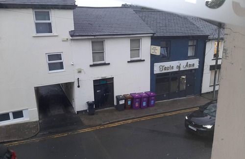 Newport Apartment | Bed, Contl Breakfast, Newport, Wales, Near Train