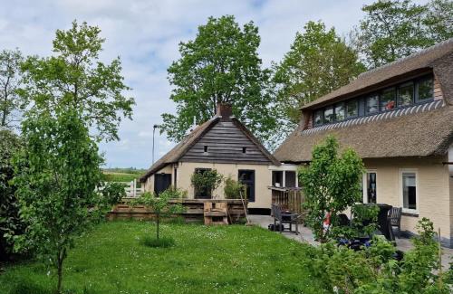 Ryptsjerk Apartment | Bed en stal 'Het Woudhuisje'