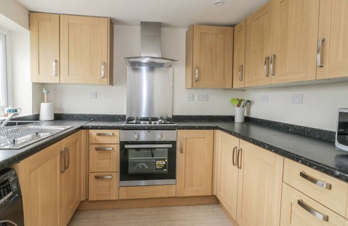 Amlwch Cottage | BEDLINOG, pet friendly, with a garden in Amlwch