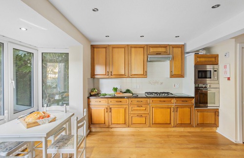 Dartmouth Cottage | Beechcroft - Waterfront, Large - sleeps 10 guests in 5 bedrooms