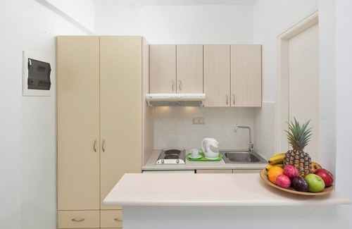 Benitses Hotel | Bella Vista Beach Hotel and Studios