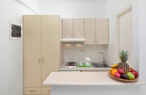 Benitses Hotel | Bella Vista Beach Hotel and Studios