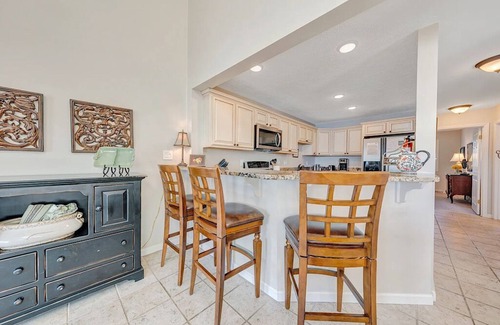 North Shore House | Bella Vista - Beautiful Lakefront View at Bernard's Landing