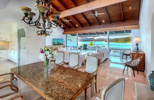 Hamilton Island Apartment | Bella Vista East 9: 2 bedroom oceanview apartment with golf buggy