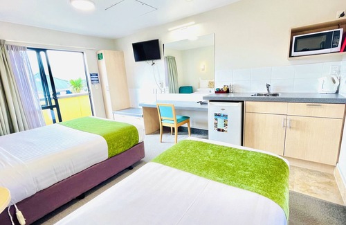 Woodhill Hotel | Bella Vista Motel Whangarei