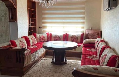 Hay Al Matar Apartment | Belle appartement au 1er étage avec climatisation, ascenseur, ADSl, etc à Nador-Neuf