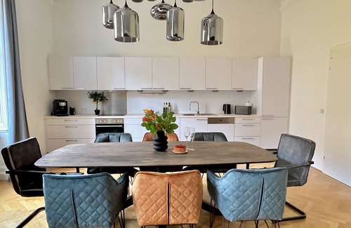 Mariahilf Apartment | BELLE ART *Design Suite in the heart of Vienna*