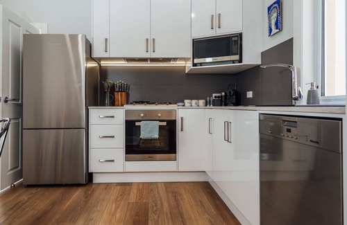 Glenelg South Apartment | Belle Escapes - Noosa on Moseley