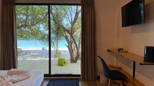 Bodufolhudhoo Hotel | Belmar Beach