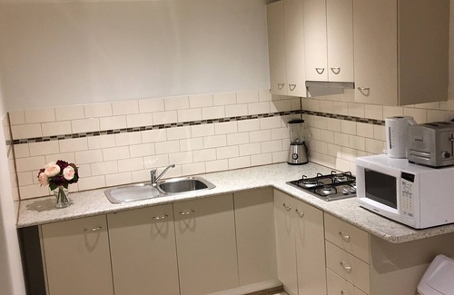 Bagshot Cottage | Bendigo Farm Stay