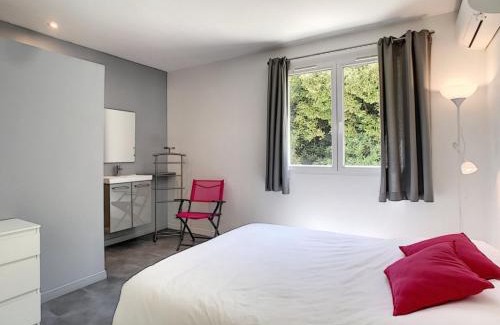 Antibes City Centre Apartment | Berlioz Garden - Jardin,Free Parking,AC,Wifi