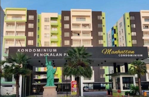 Kampung Kuala Pari Apartment | Bern's Homestay Manhattan Condo, Ipoh-GROUND FLOOR, POOLSIDE, FREE PARKING and WiFi