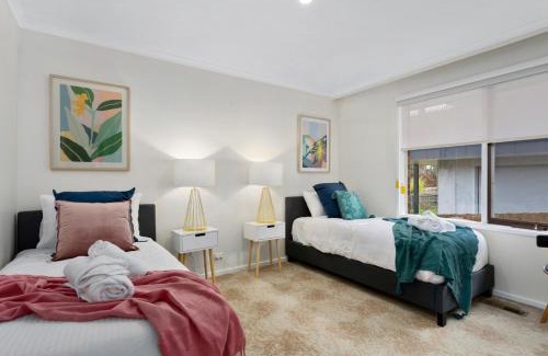 Berwick House | BerwickHills Stylish 3 BdrmHome *Free Wifi*NetFlix