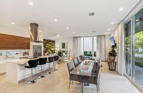 Coral Gables Section House | Best Charming 3-bedroom villa in welcoming Miami