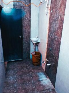 Dwarka Hotel | Best Family Hotel in Dwarka - AC & Non AC Deluxe Room -Laxmii