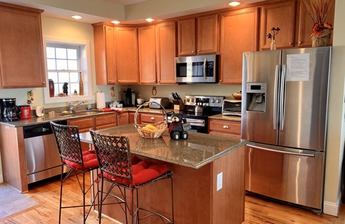 Southcrest Condo | BEST VIEWS⛰& LOCATION-WALK to RESTAURANTS/FRED’s 🛒/SLOPES⛷ & sledding hill🛷