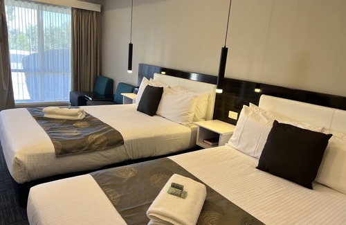 Attwood Hotel | Best Western Airport Motel and Convention Centre
