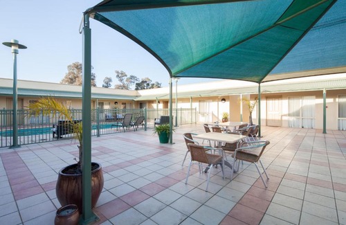 Strathdale Hotel | Best Western Crystal Inn
