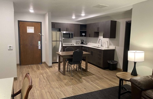 Wasilla Hotel | Best Western Lake Lucille Inn