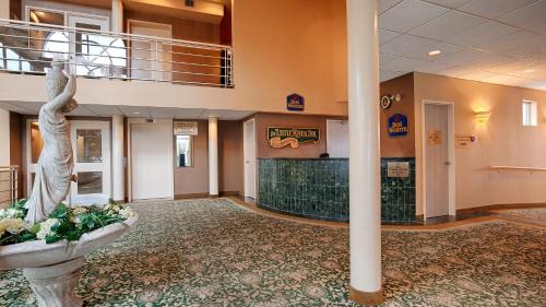 Simcoe Hotel | Best Western Little River Inn