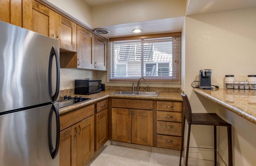 La Playa Hotel | Best Western Plus Island Palms Hotel & Marina