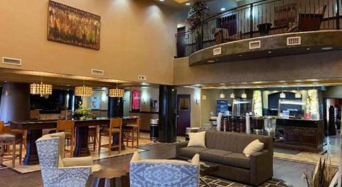 I-435 West KC-KS Hotel | Best Western Plus KC Speedway Inn & Suites