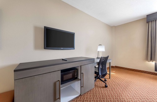 The Crossings Hotel | Best Western Plus Kendall Hotel & Suites