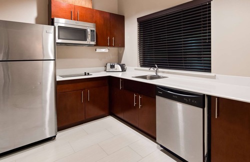 Spring Hotel | Best Western Plus Spring Inn & Suites