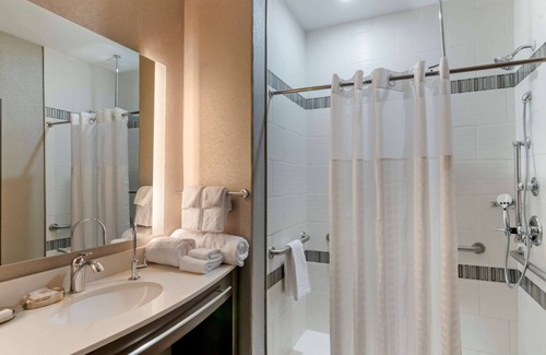 Liberty Hotel | Best Western Premier Liberty Inn & Suites