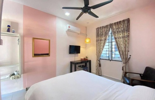 Kampong Raja Hotel | Besut Guesthouse