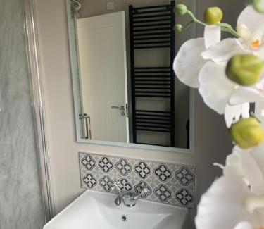 Newry House | Betty's Cottage