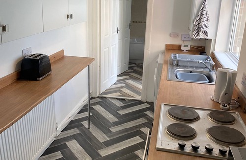 Sunderland House | Bexley-4 Bdrm 5 beds Sleeps 7 Ideal 4 Contractors