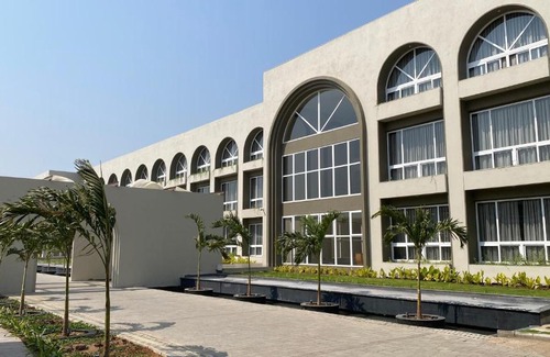 Bardoli Hotel | Bhavanta Hotel & Resort