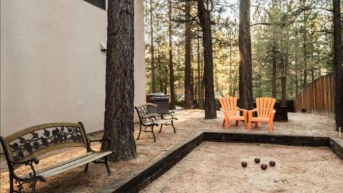 Fox Farm House | Big Bear Castle by AvantStay Private Home in Great Big Bear Location w Hot Tub