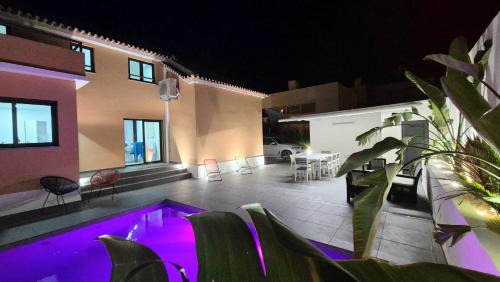 Costa de Caparica Villa | Big house with pool - 5 min walk to beach