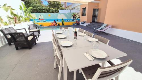 Costa de Caparica Villa | Big house with pool - 5 min walk to beach