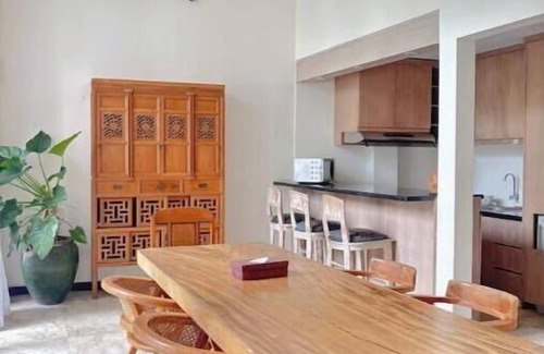 Sunset Road House | Big Villa & Pool 5 mins to Beach