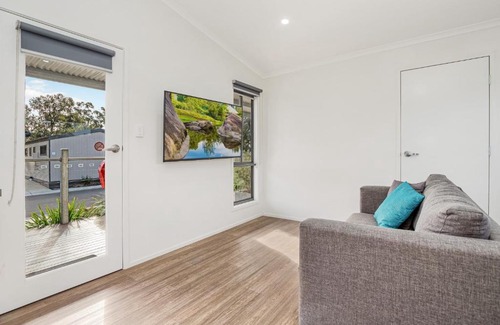 Marong Hotel | BIG4 Bendigo Marong Holiday Park