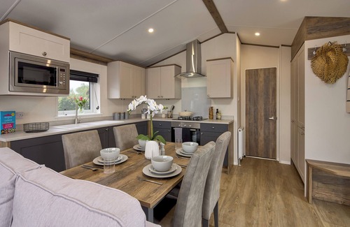 Great Billing House | Billing Aquadrome 2 Bed Hot Tub Caravan MD02